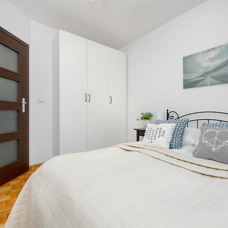 Bukowinska Apartment With Balcony And Parking And Swimming Pool By Noclegi Renters Warsaw Exterior photo
